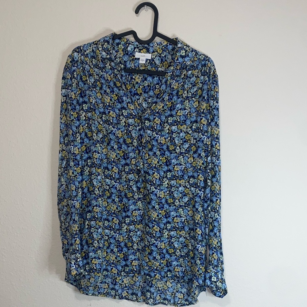🪿 J.Jill blouse is the Field of Flowers! - Picture 2 of 8